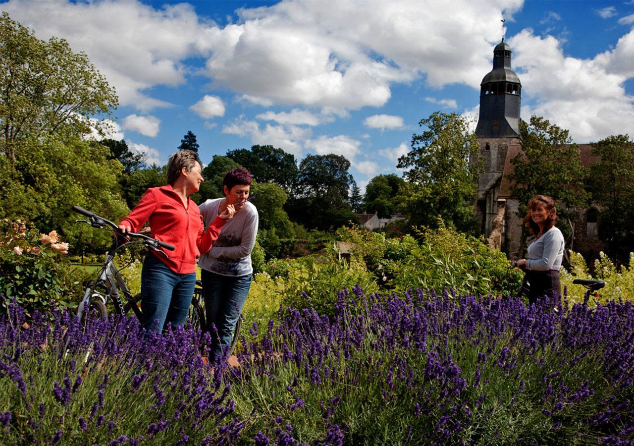 Logis - Auberge De L'Abbaye Thiron-Gardais Esterno foto
