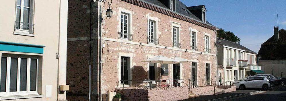 Logis - Auberge De L'Abbaye Thiron-Gardais Esterno foto